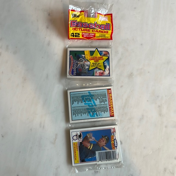 Unopened Topps 1989 Baseball Cards - Picture 1 of 6